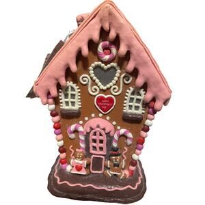 Love & Cupcakes Valentines ginger bread house. Brand new lights up